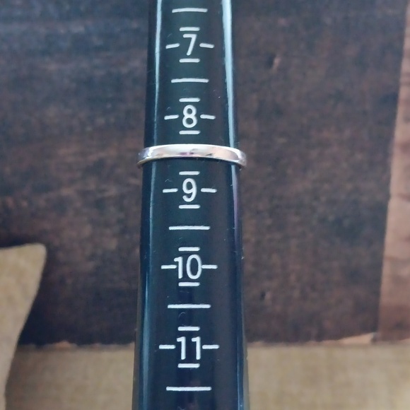 Rectangular Multi Faceted Deep Red Glass Silver Ring - Picture 11 of 15